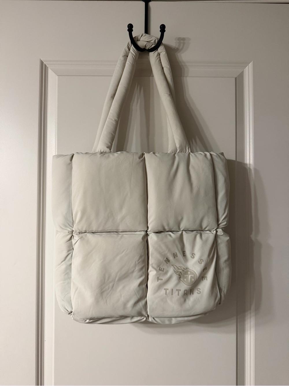 Tennessee Titans Puffer Tote Bag in Off-White